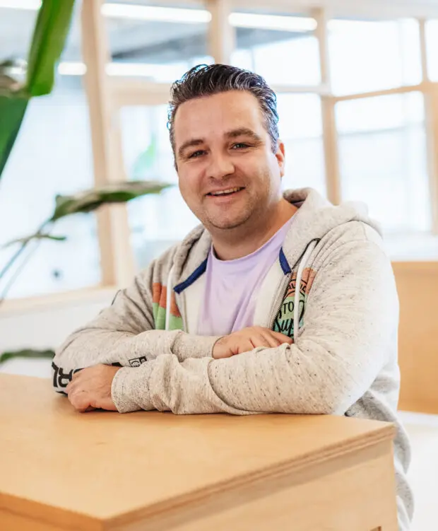 Medium sized portretfoto van Bas Erkes