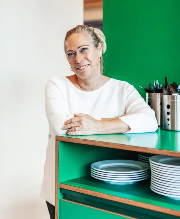 Medium sized portretfoto van Jeanette van Tooren