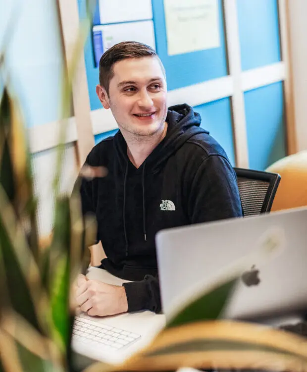 Medium sized portretfoto van Milan Jansen